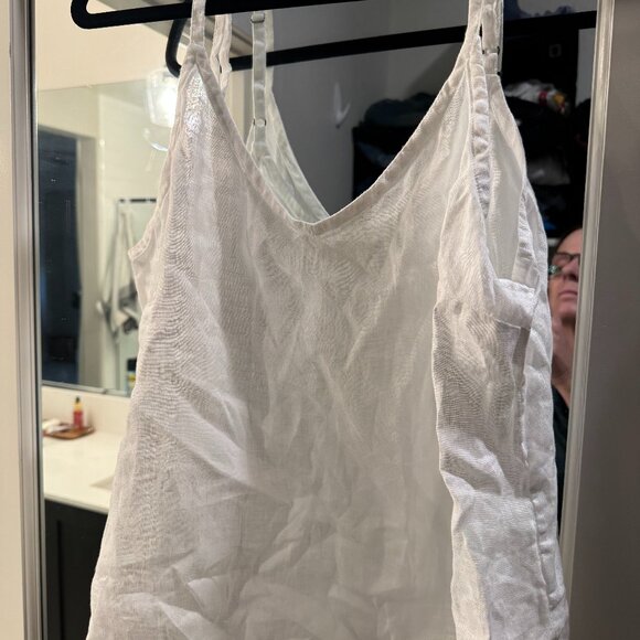 White spagetti strap tank top - Picture 1 of 2